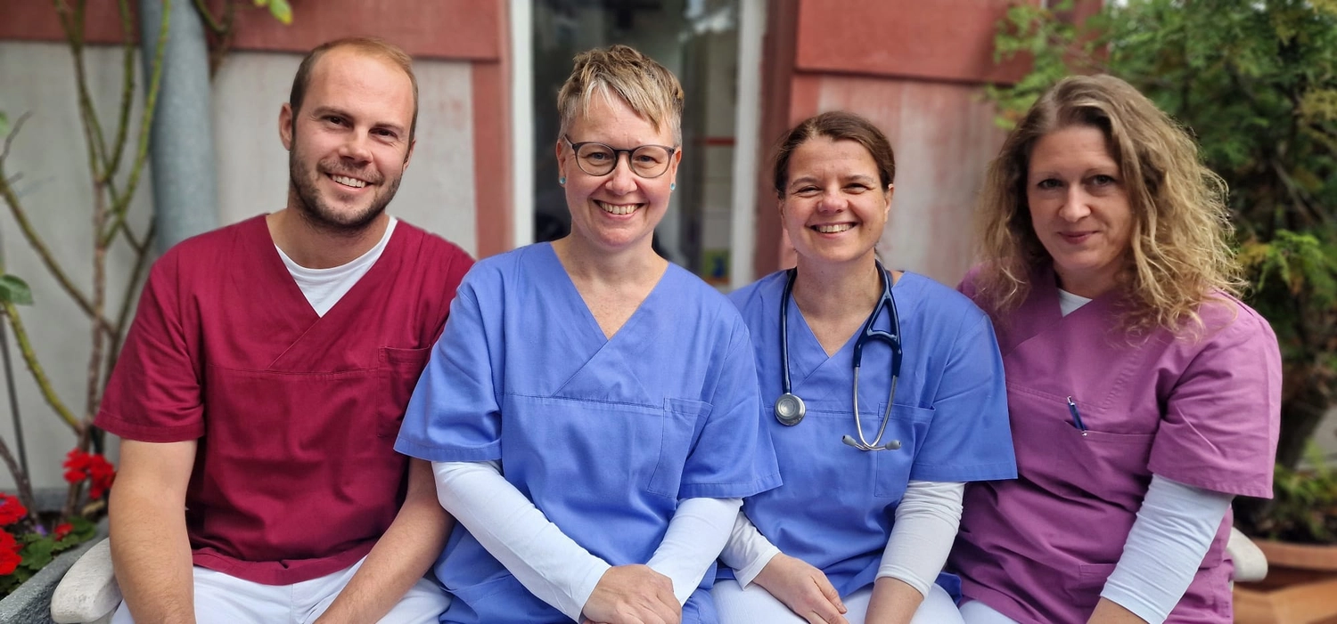 Praxis Dr. Diana Nogai, Gruppenfoto des Teams